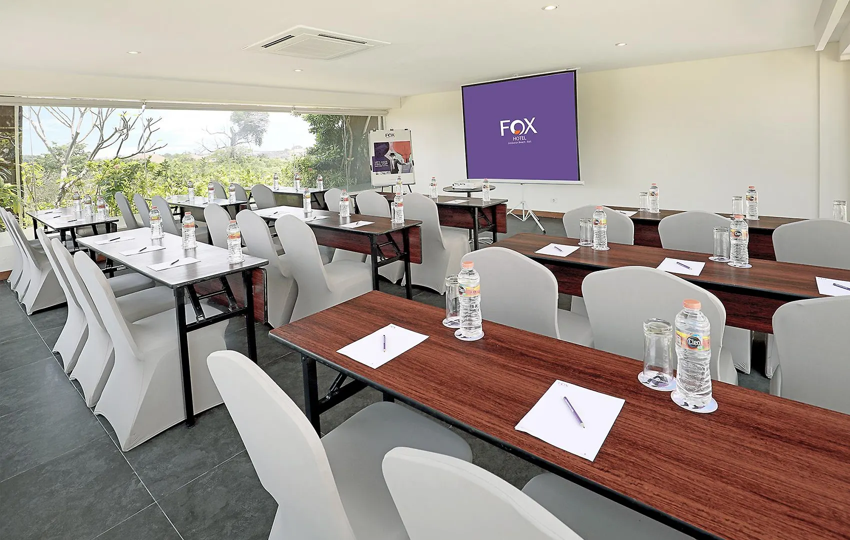 FOX Hotel Jimbaran Beach 4*,